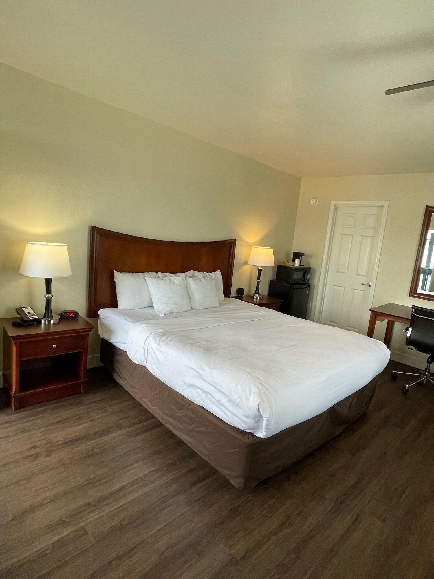 Blu Pacific Motel